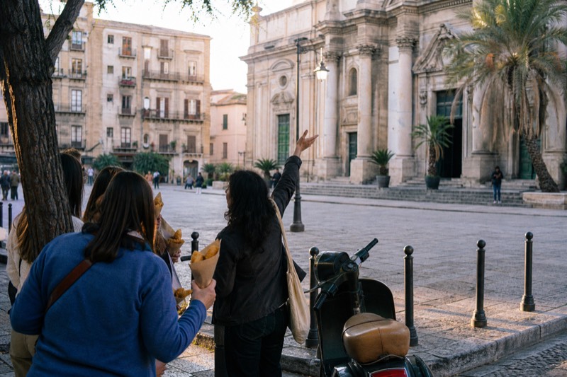 Street Food Plus History Stops